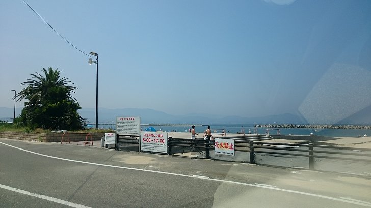 片男波海水浴場の駐車場