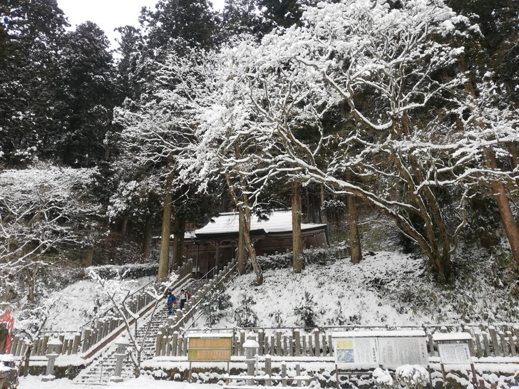 冬の金剛山・転法輪寺境内の樹氷