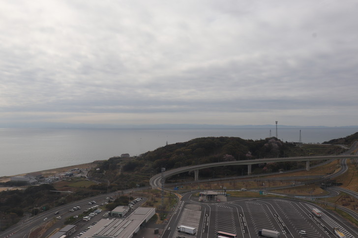 淡路SA(サービスエリア)の大観覧車の頂上から大阪湾をみる