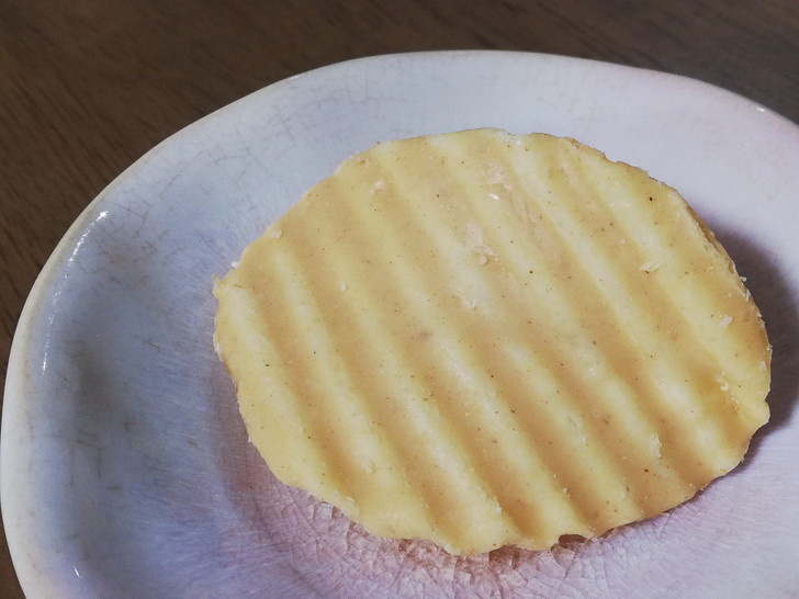 ロイズのポテトチップチョコレート【メープルナッティ】を食べたよ!!