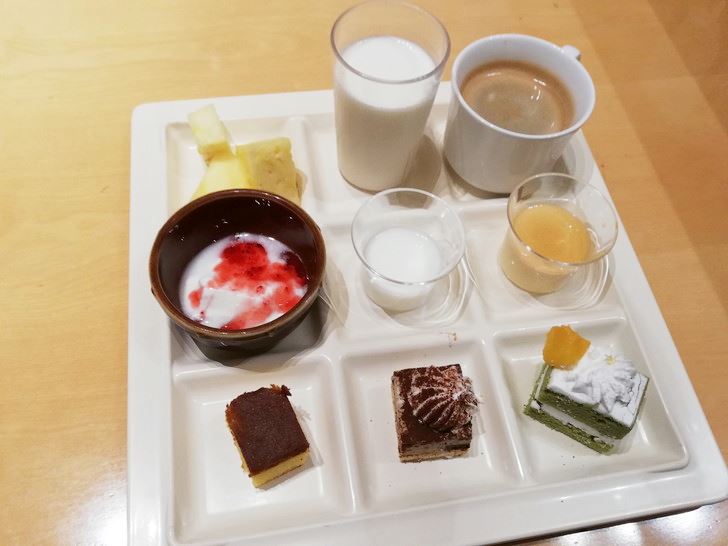 鈴鹿サーキットホテルの朝食ビュッフェバイキングで食べた朝から贅沢デザート